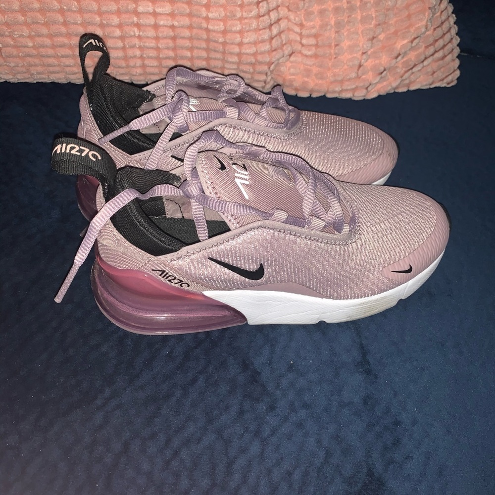 Nike air max’s 270